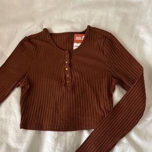 Long sleeve crop